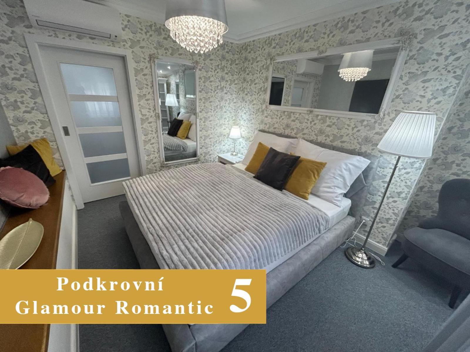 Efipa Glamour Apartments Plzen Bagian luar foto