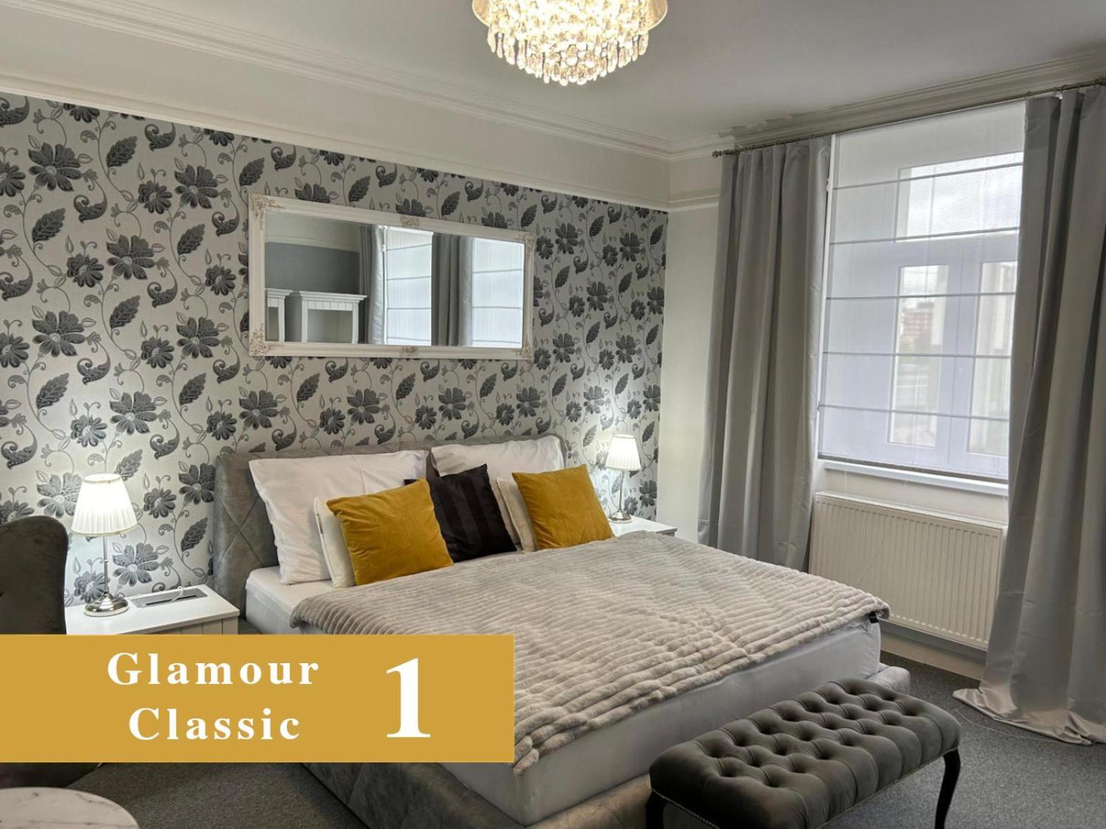 Efipa Glamour Apartments Plzen Bagian luar foto