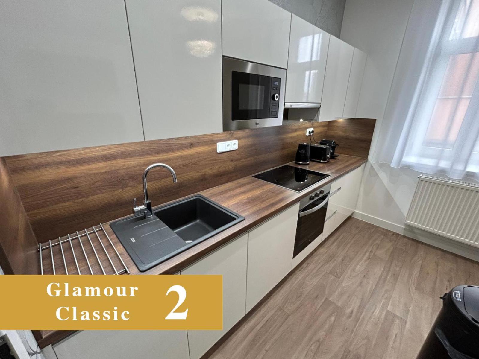 Efipa Glamour Apartments Plzen Bagian luar foto