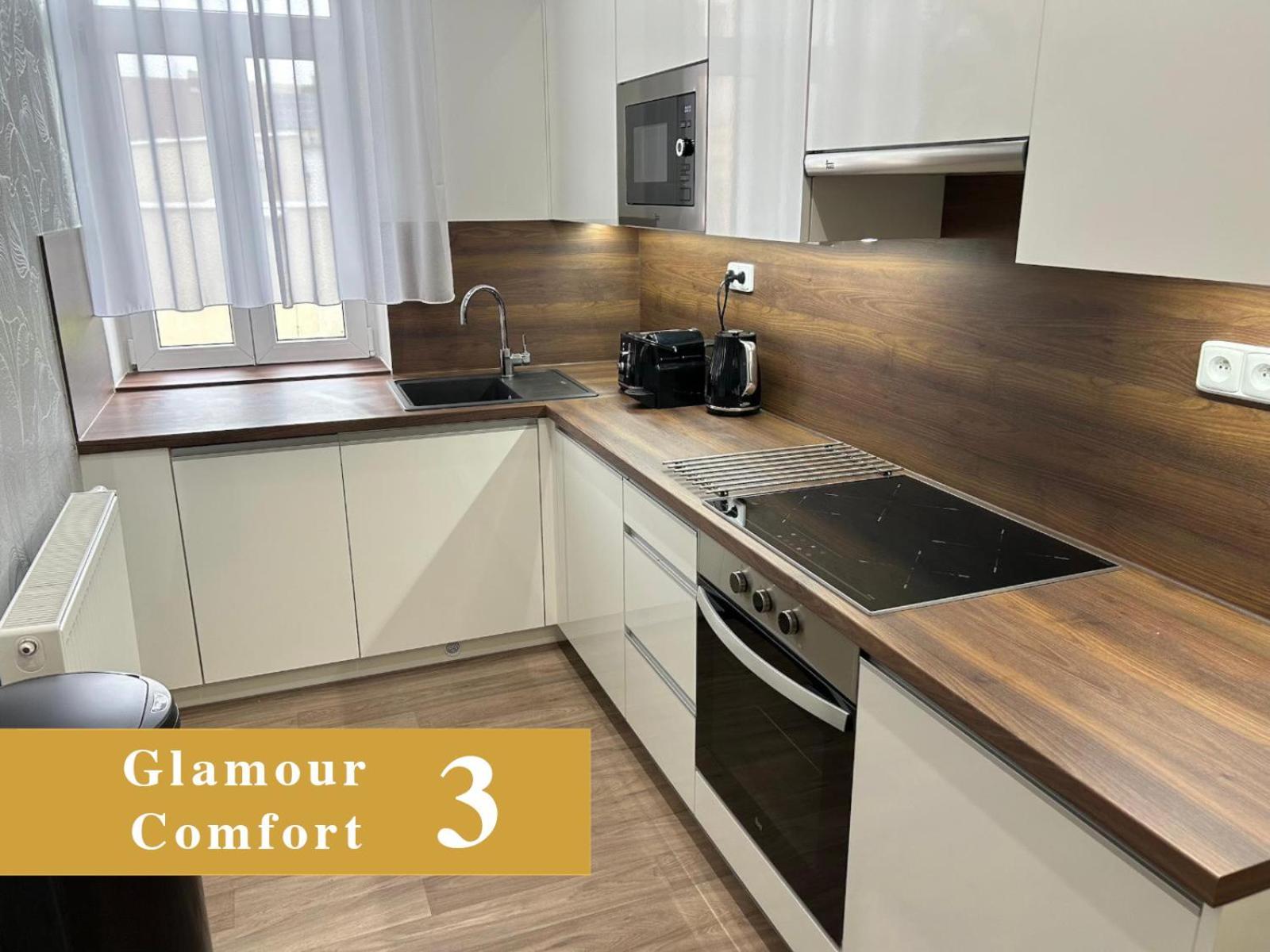Efipa Glamour Apartments Plzen Bagian luar foto