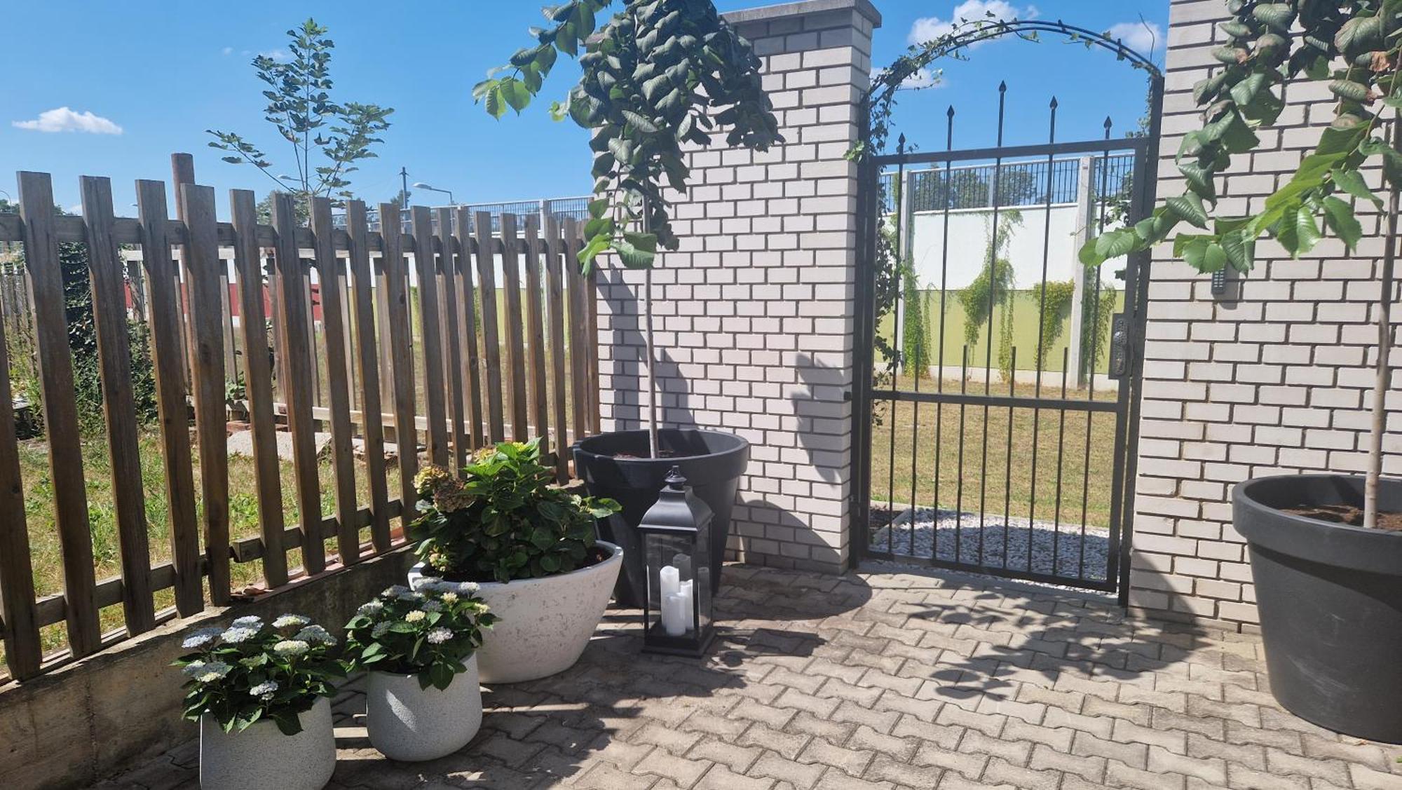 Efipa Glamour Apartments Plzen Bagian luar foto