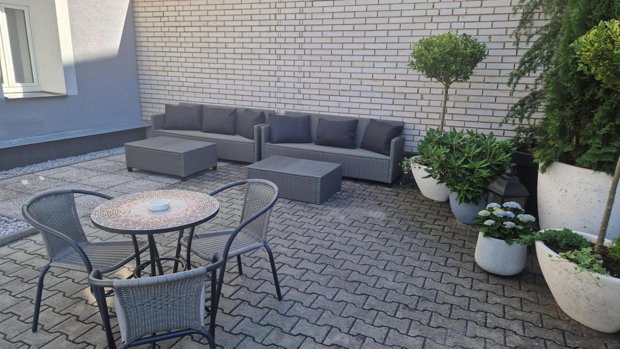 Efipa Glamour Apartments Plzen Bagian luar foto
