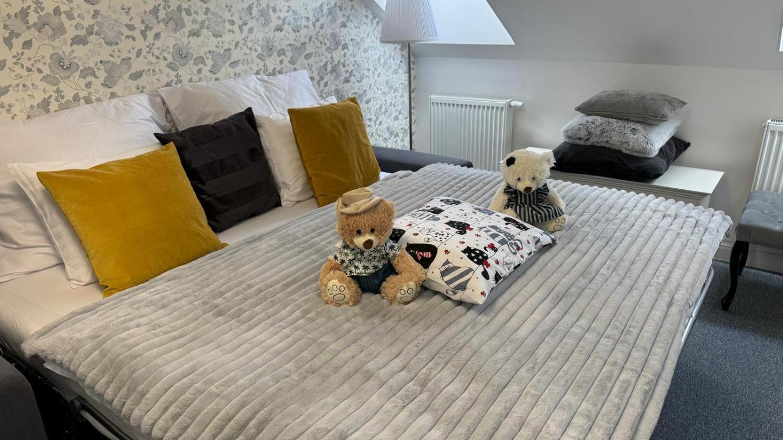 Efipa Glamour Apartments Plzen Bagian luar foto